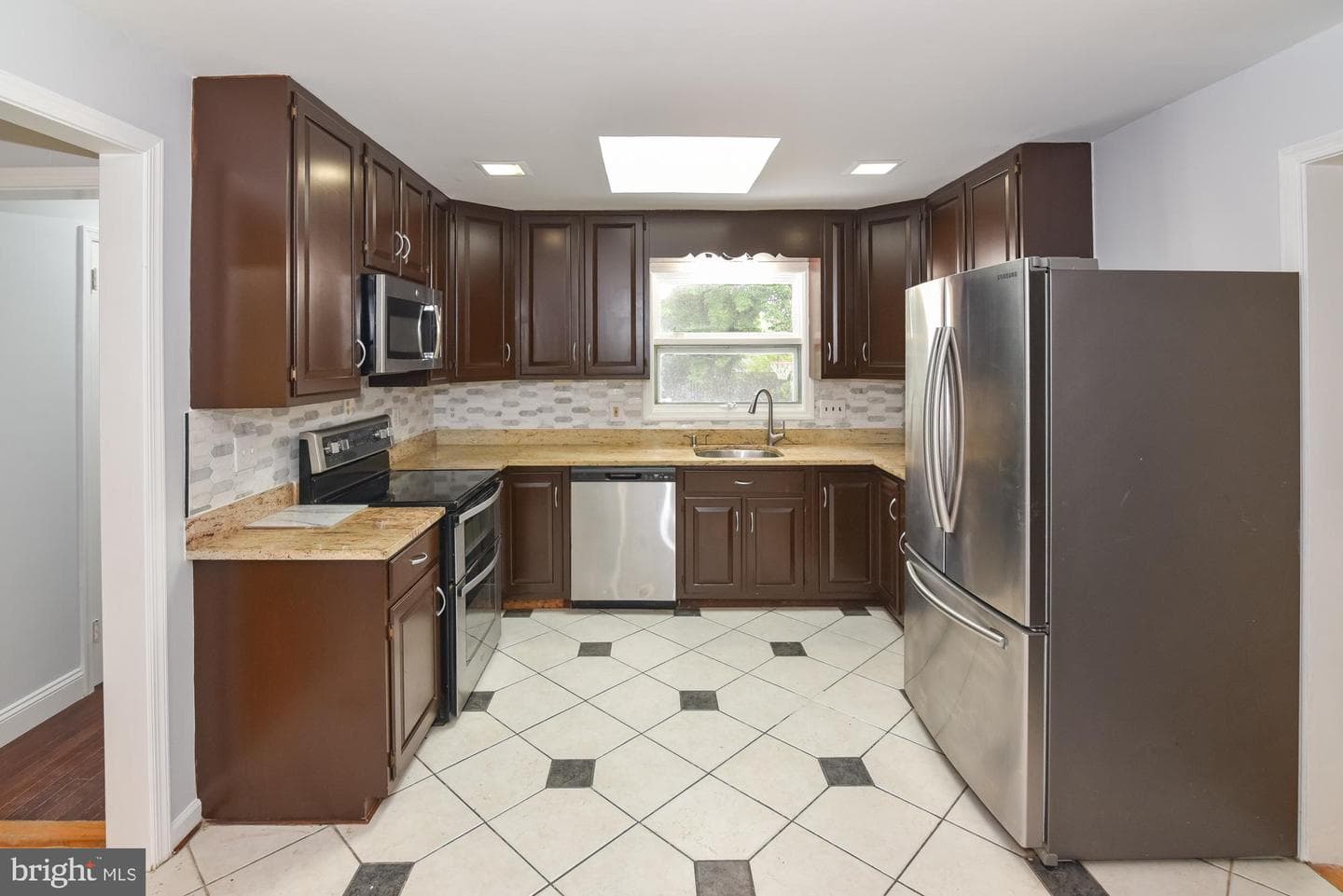 4302 Yates Road photo 6