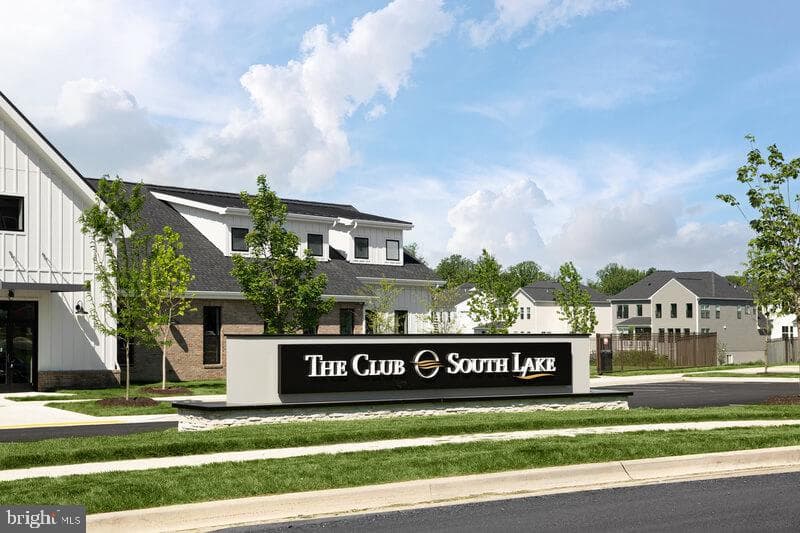 121 Summit Point Boulevard #15-J photo 12
