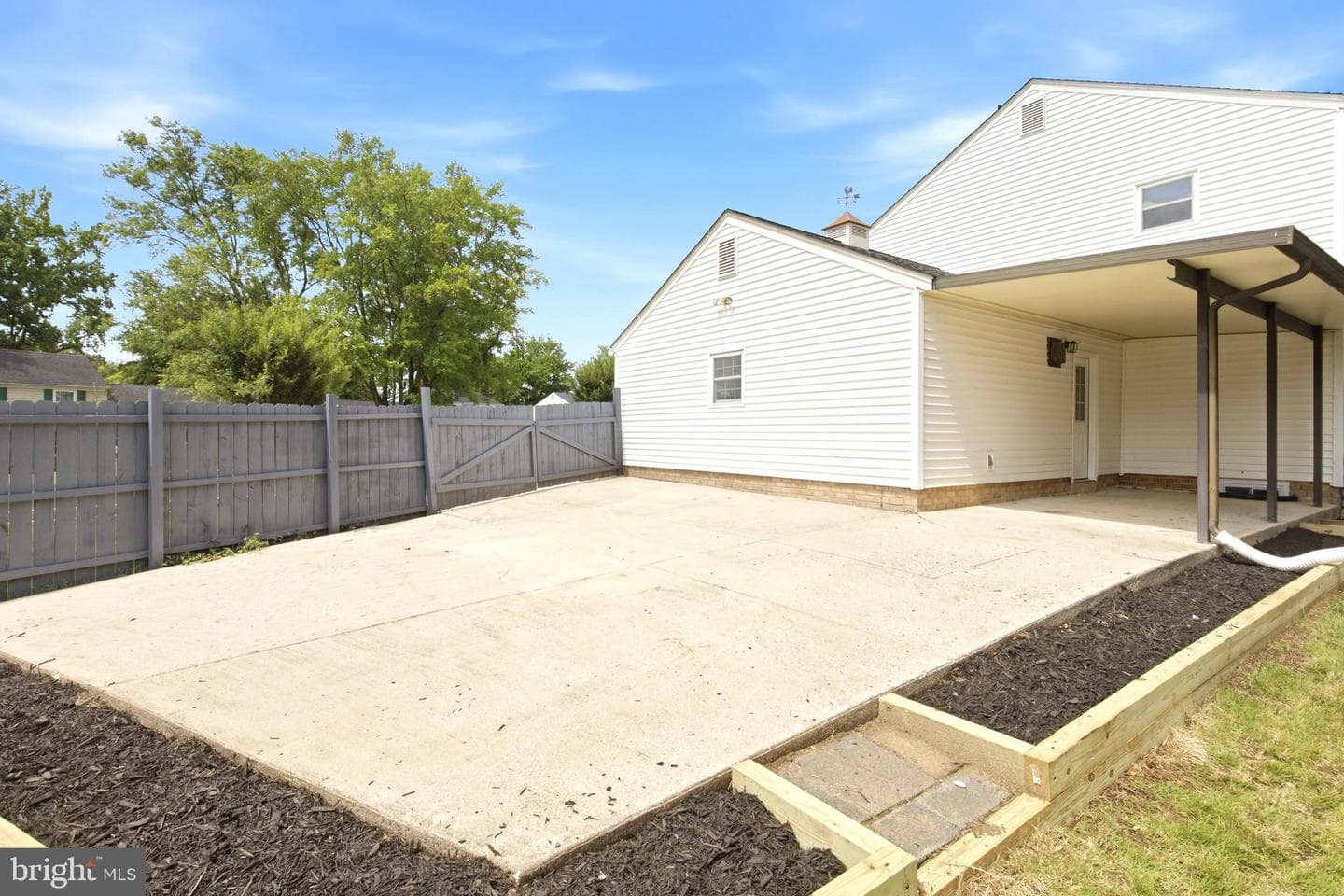 408 E Tantallon Drive photo 31