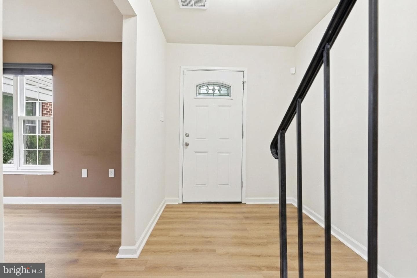 542 Peacock Drive photo 4