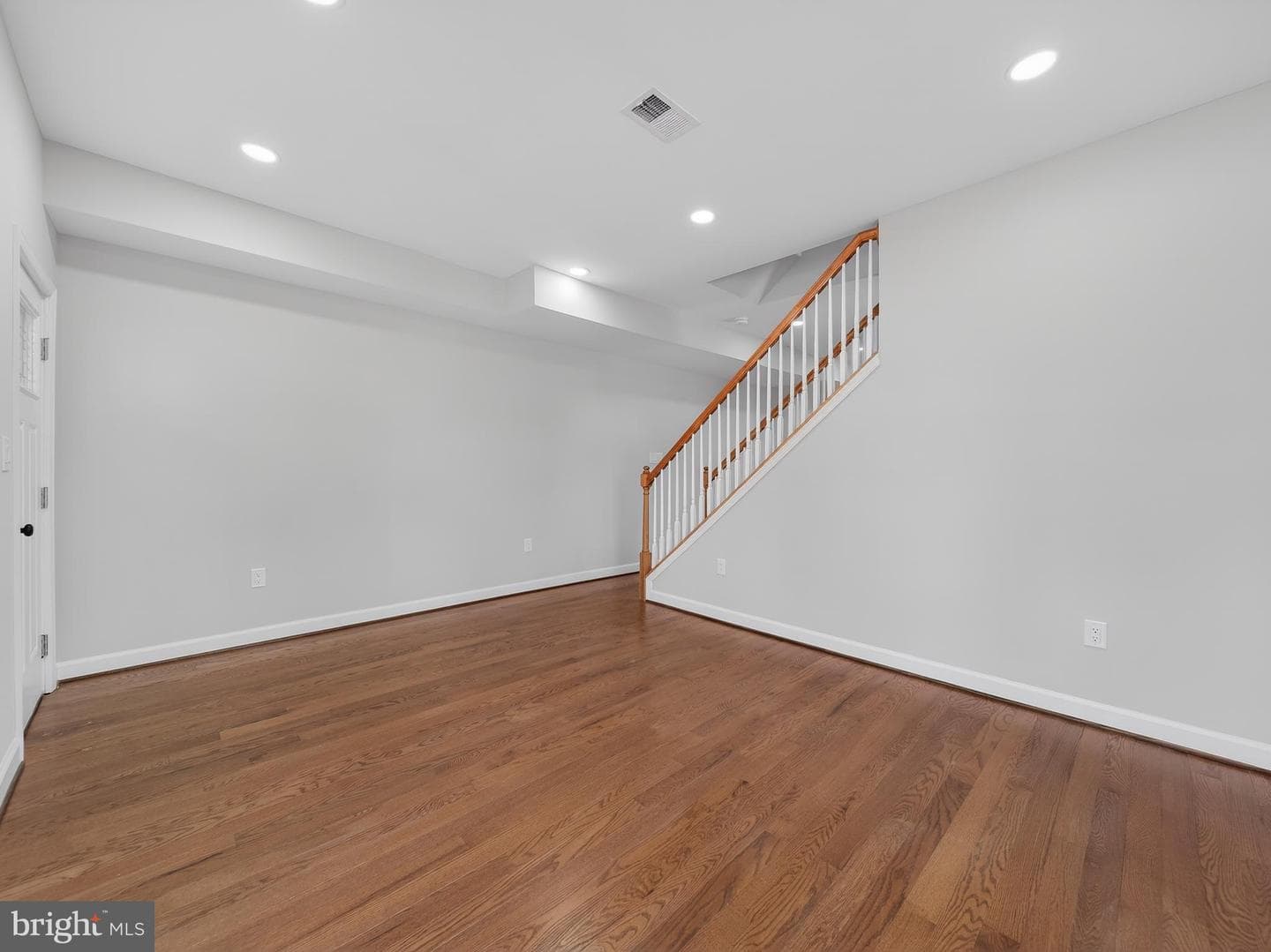 5919 Addison Road photo 13