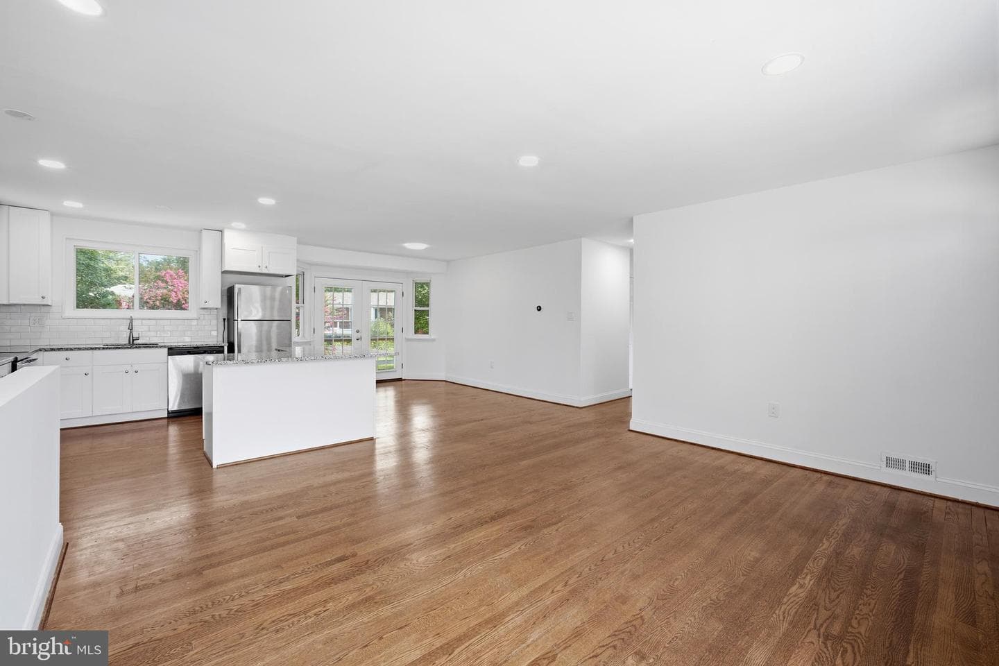 7410 Baylor Avenue photo 8