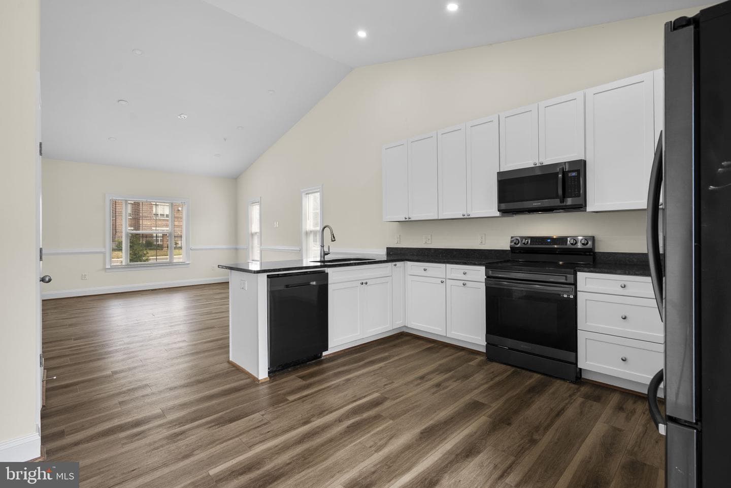 5405 Auth Road photo 15