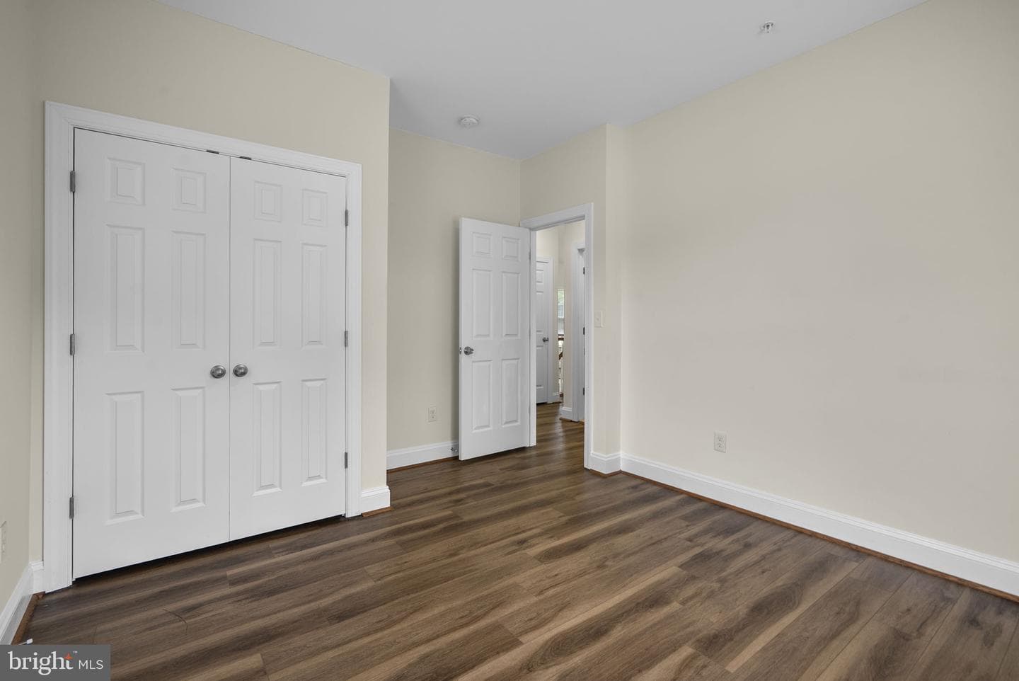 5405 Auth Road photo 27