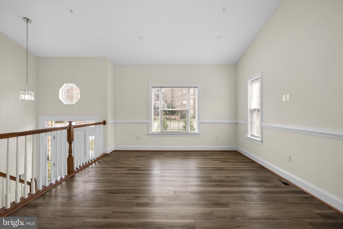5405 Auth Road photo 7