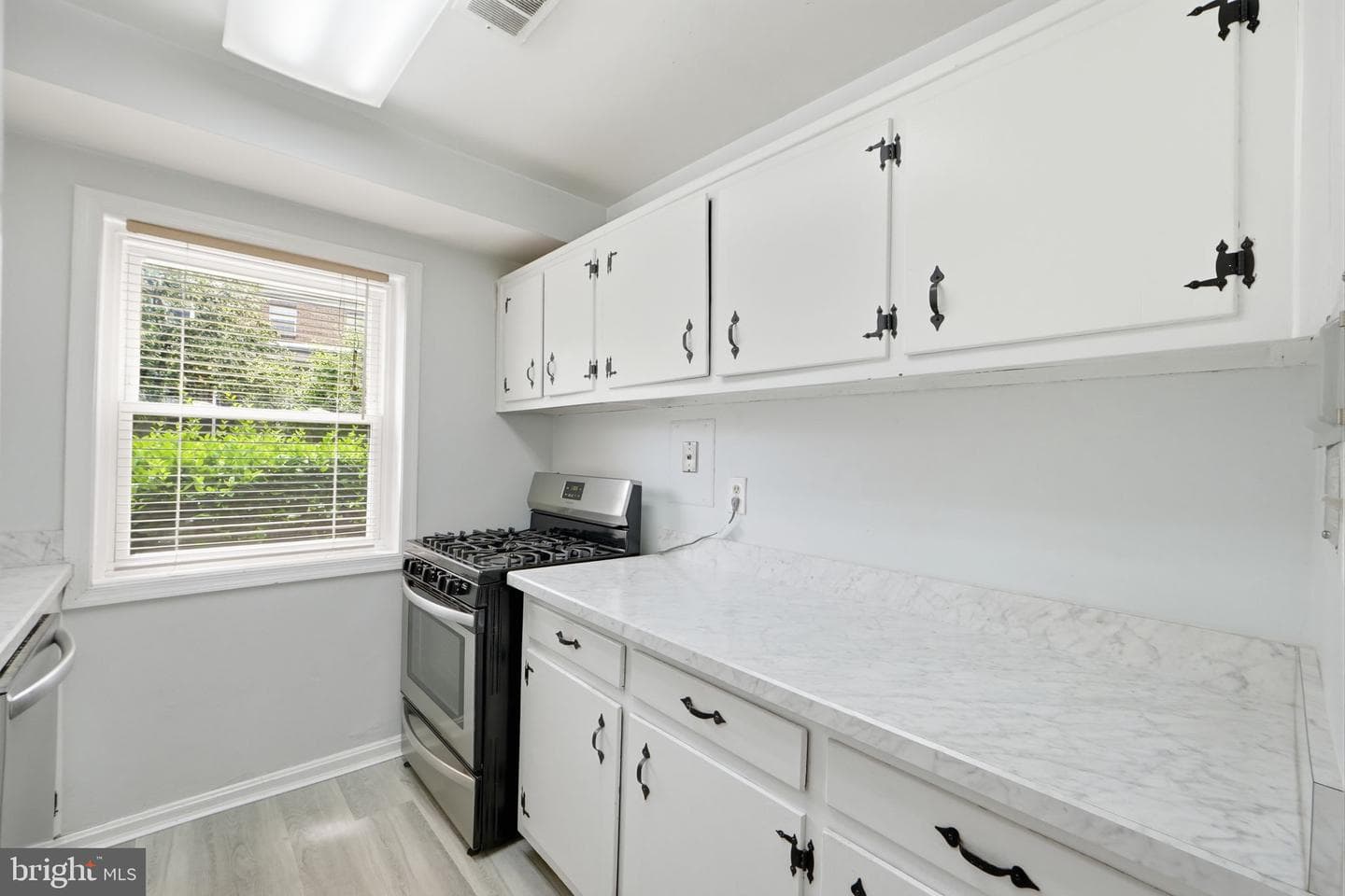 8026 Lakecrest Drive photo 15