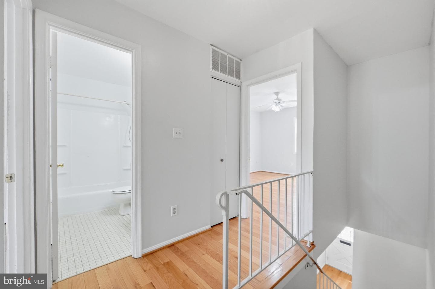8026 Lakecrest Drive photo 18