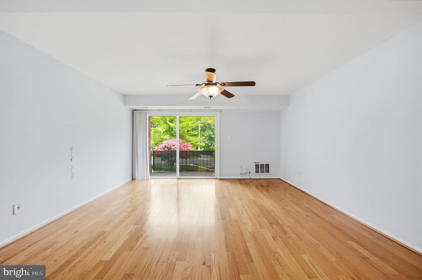 8026 Lakecrest Drive photo 9