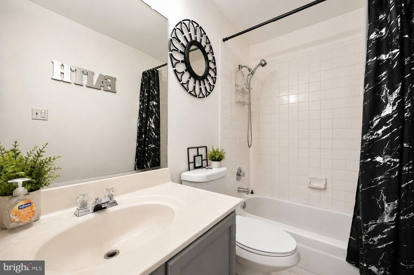 6211 Gilbralter Lane photo 11