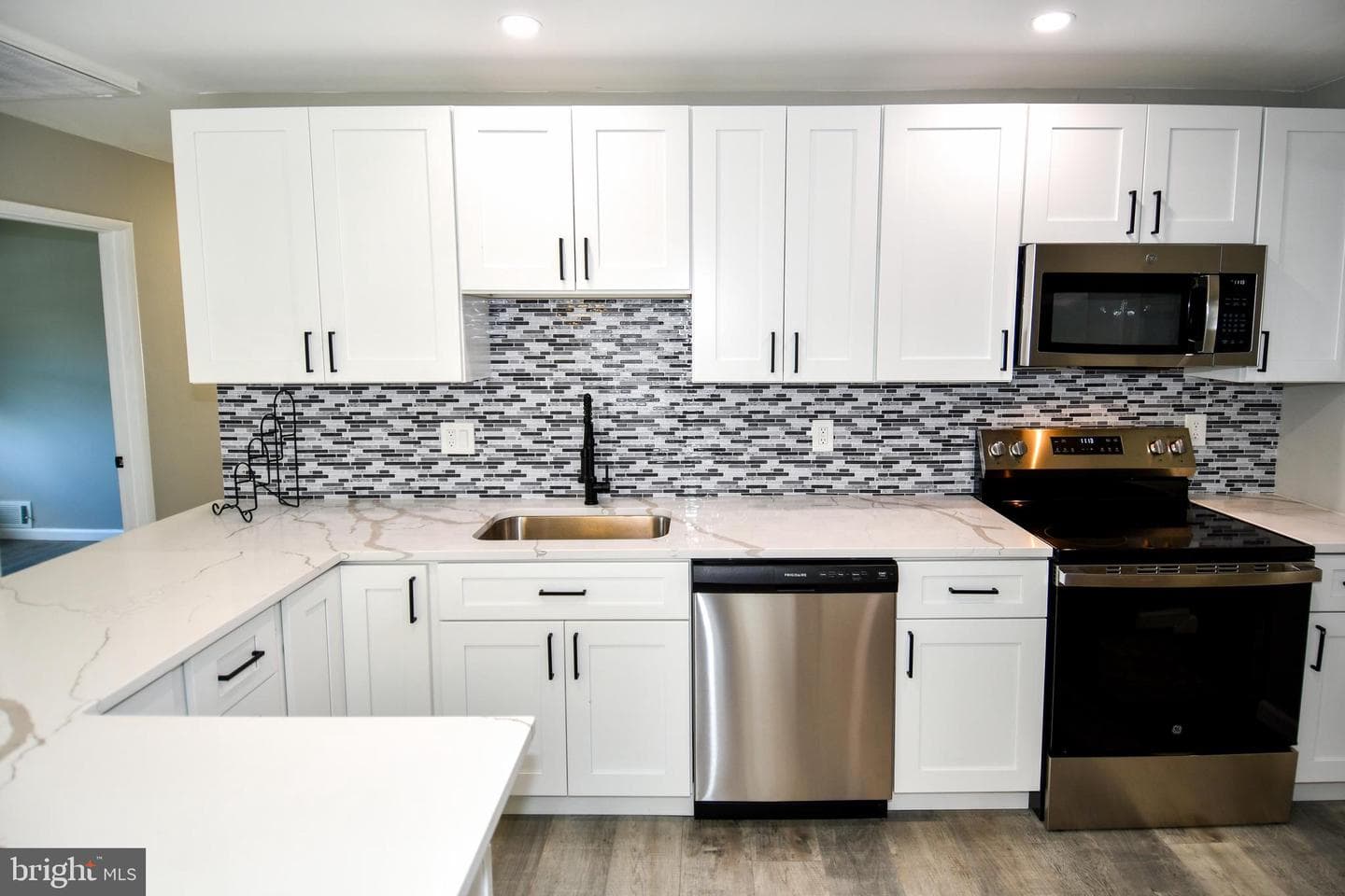 1210 Lindsay Road photo 12