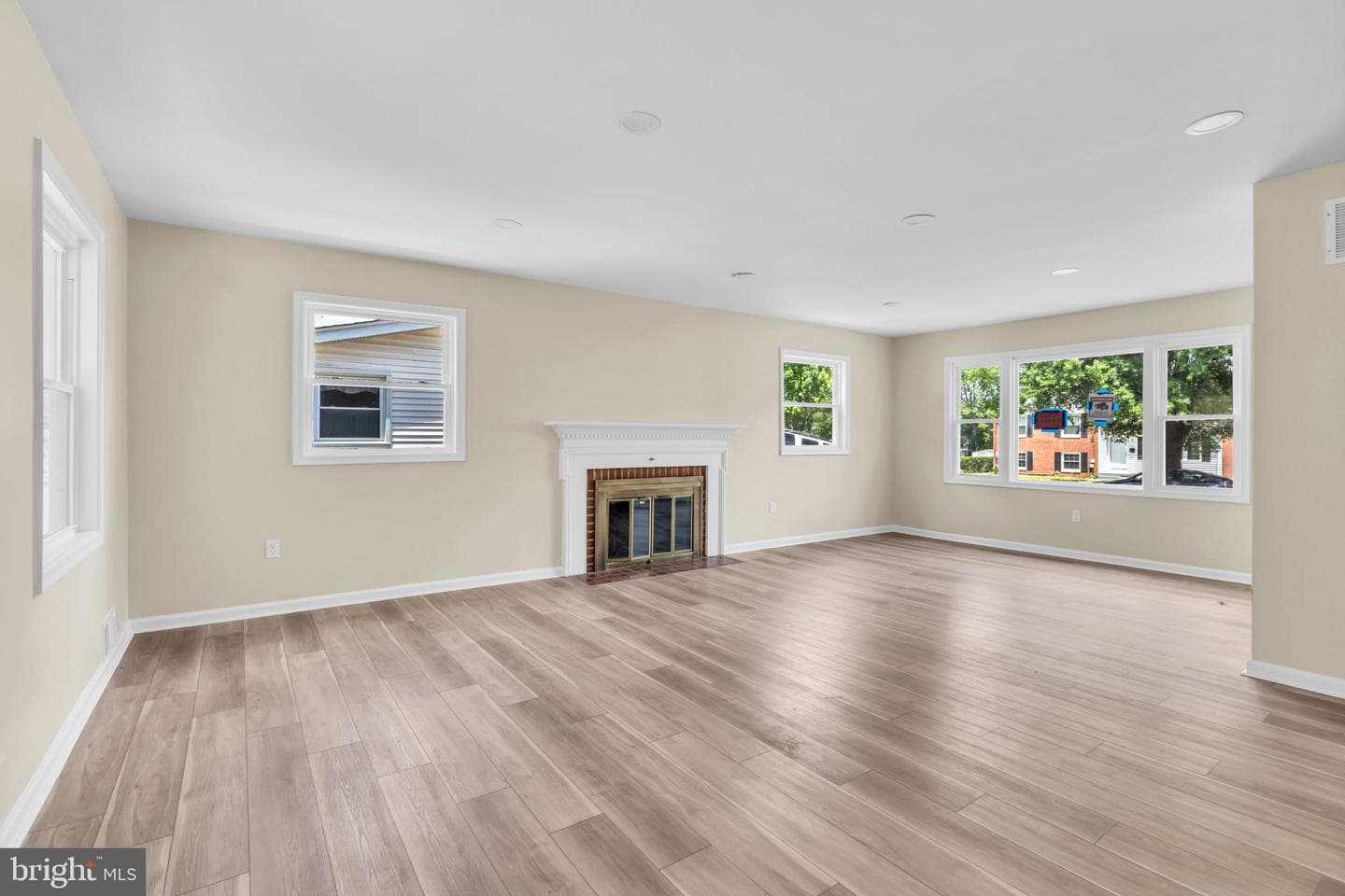 7536 Abbington Drive photo 5