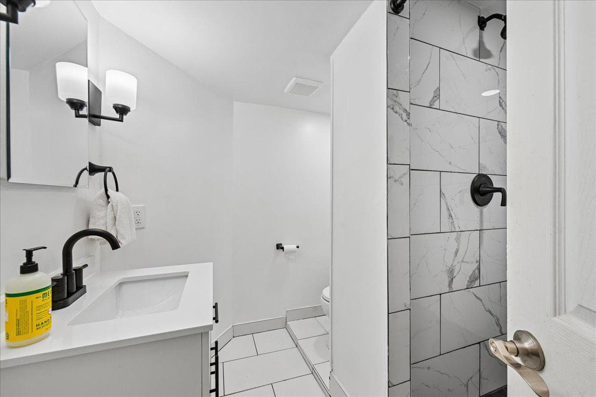 8901 Townsend Lane photo 24