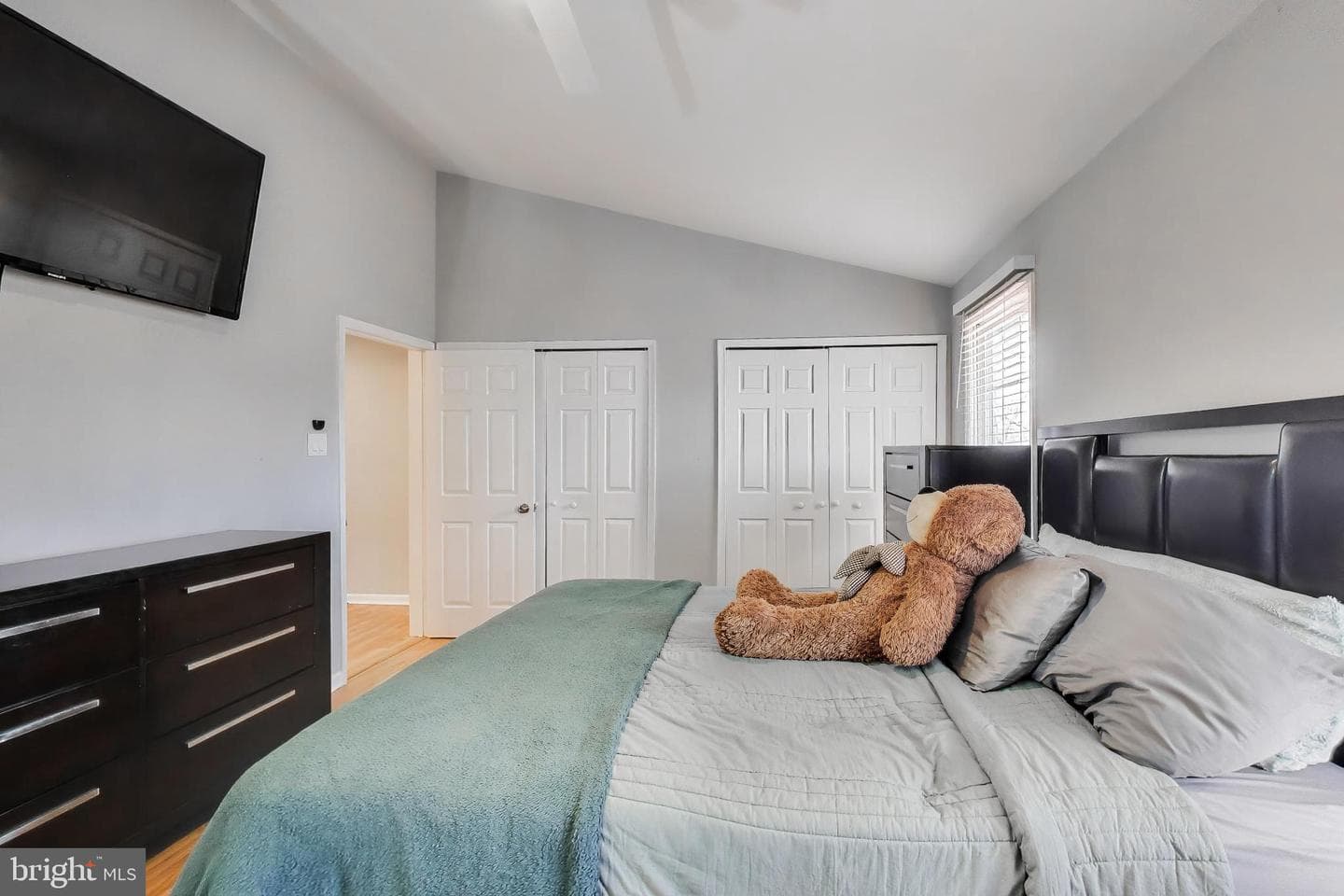 14222 Oxford Drive photo 14
