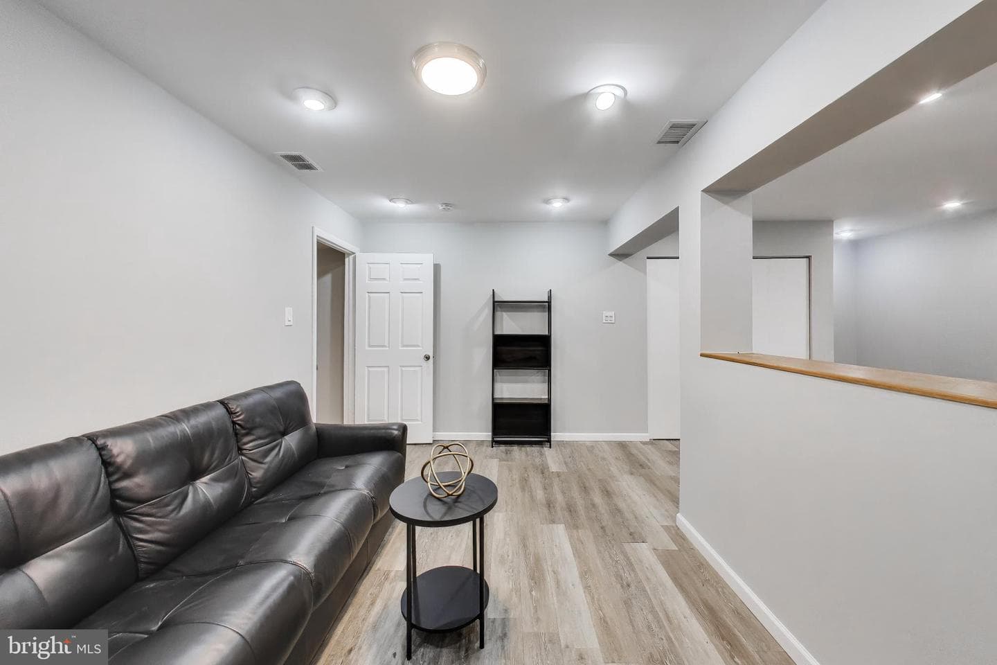 14222 Oxford Drive photo 15