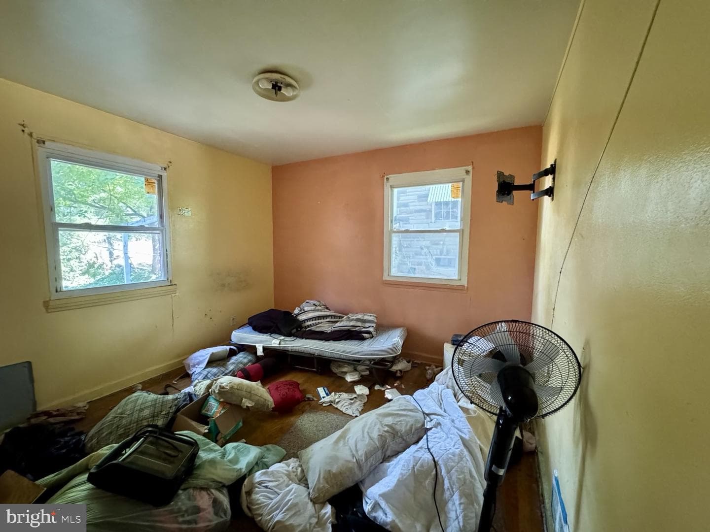 5442 Varnum Street photo 5