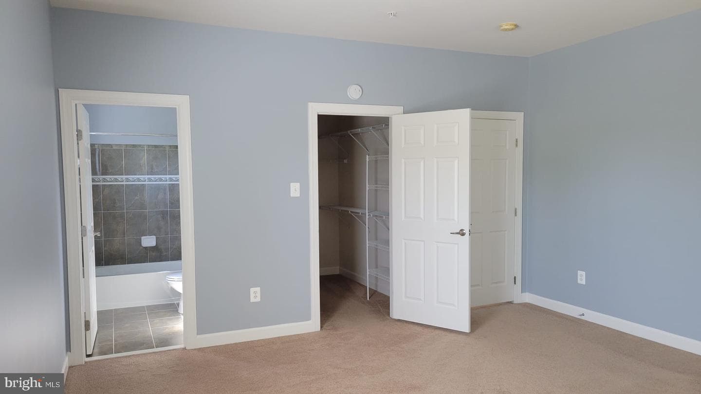 15404 Symondsbury Way photo 37