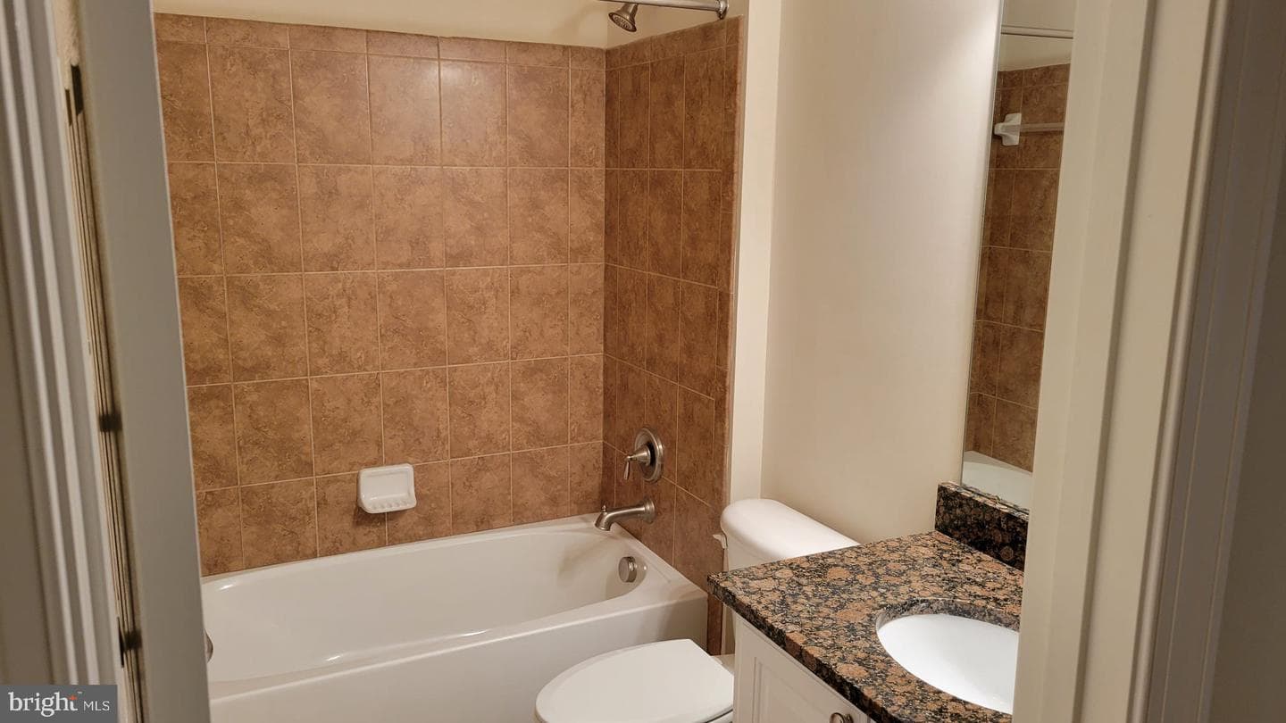 15404 Symondsbury Way photo 53