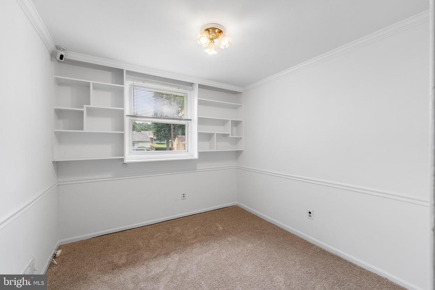 7832 Fiske Avenue photo 19