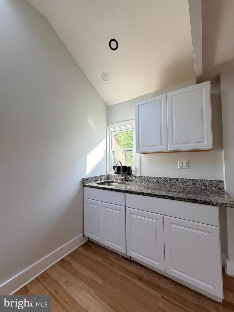 7516 Burgess Lane photo 14