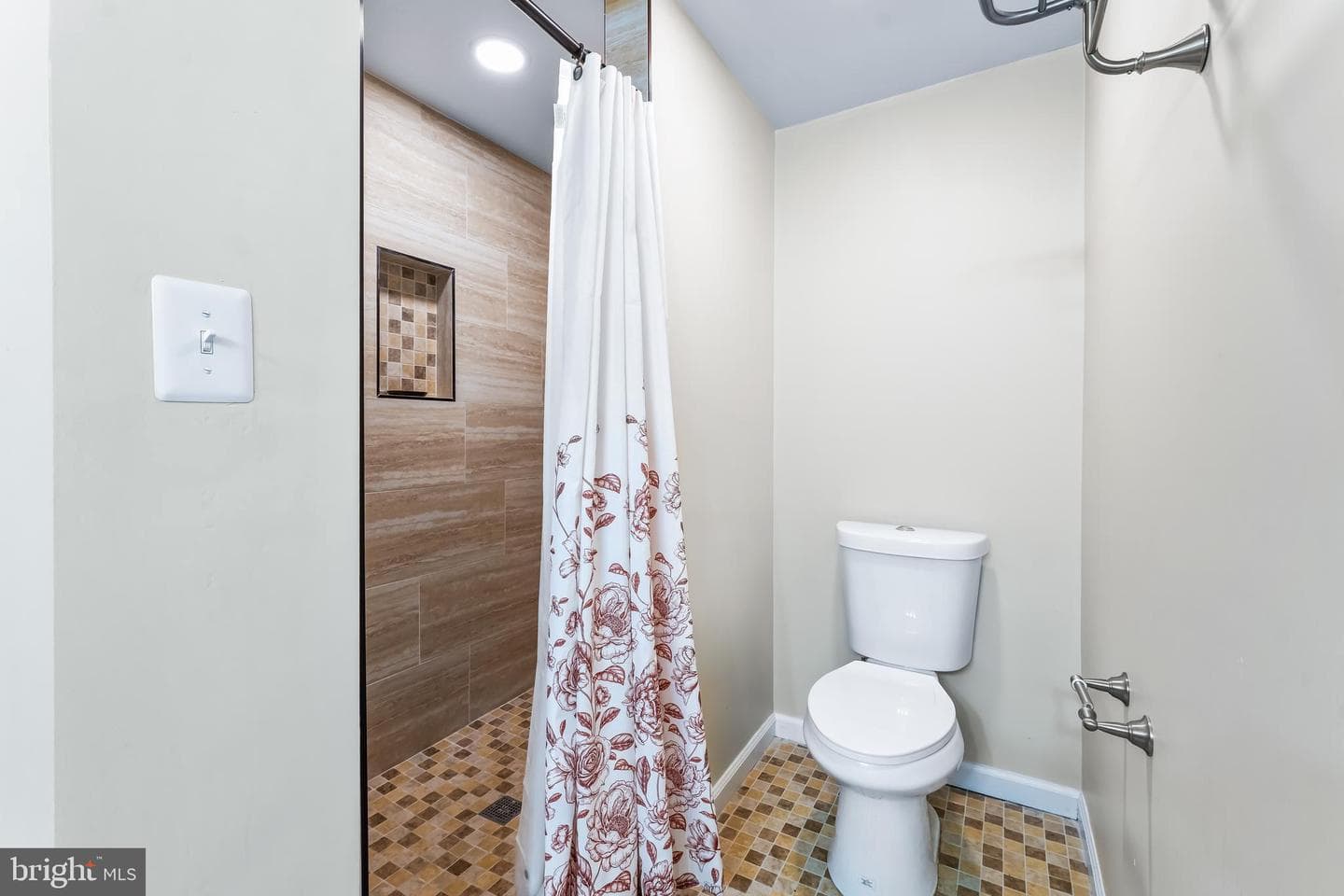 208 Prenton Street photo 23