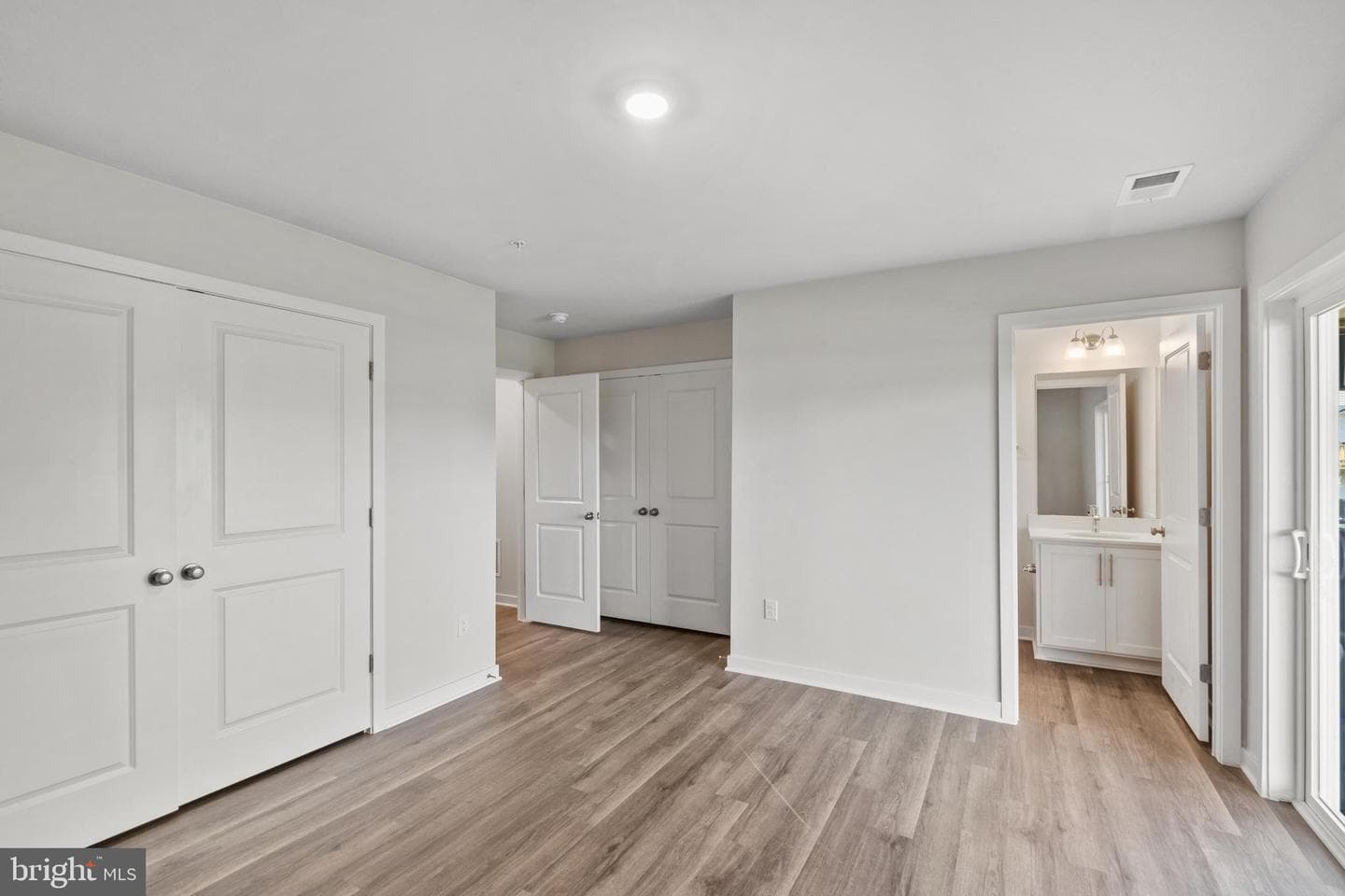 7535 Silver Thread Way photo 17