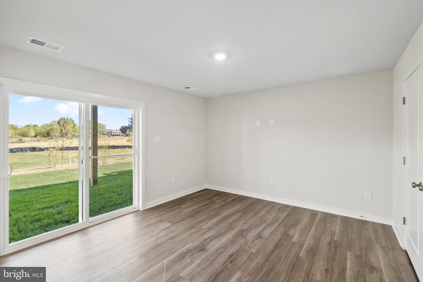 7543 Silver Thread Way photo 4