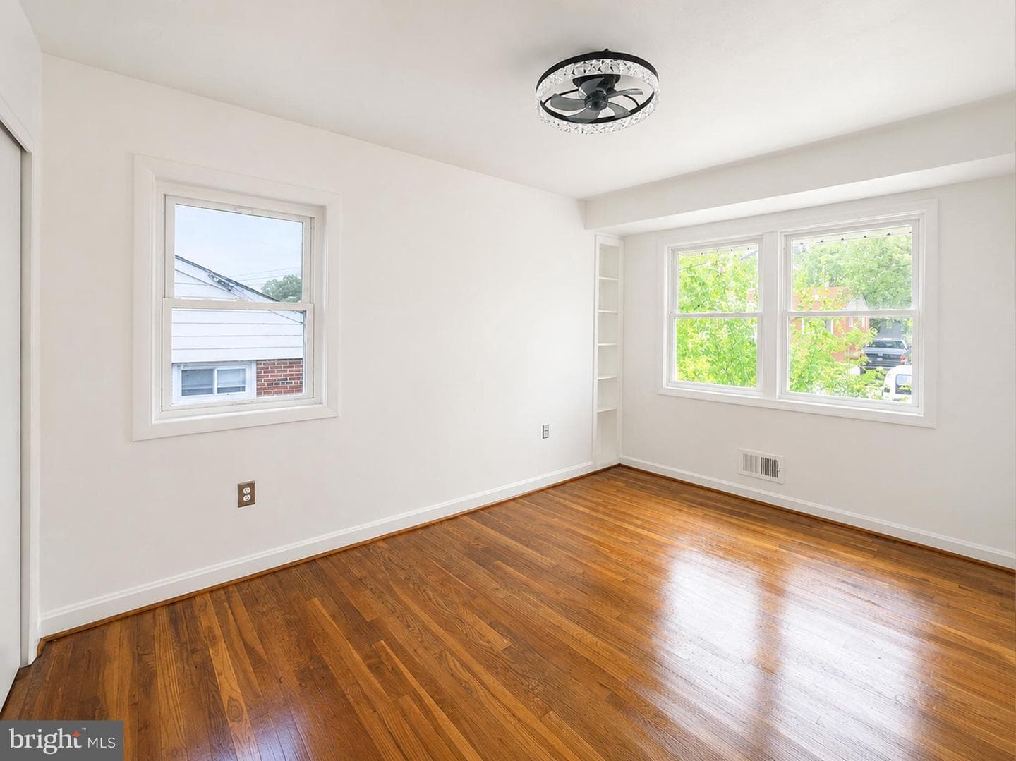 6806 Beacon Place photo 16