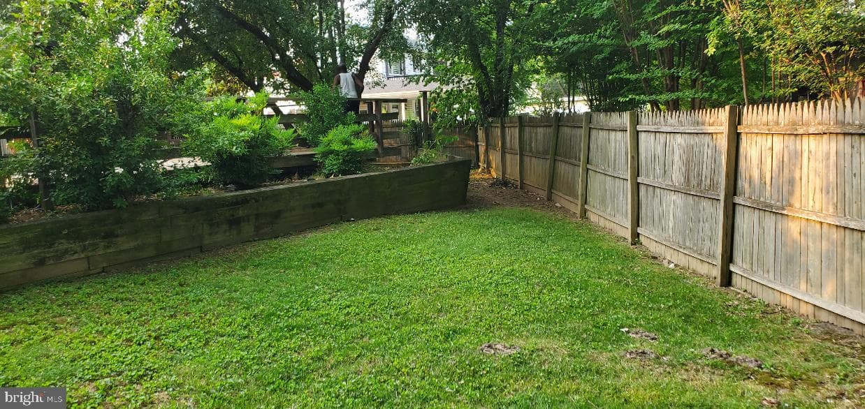 15405 Bounds Avenue photo 10