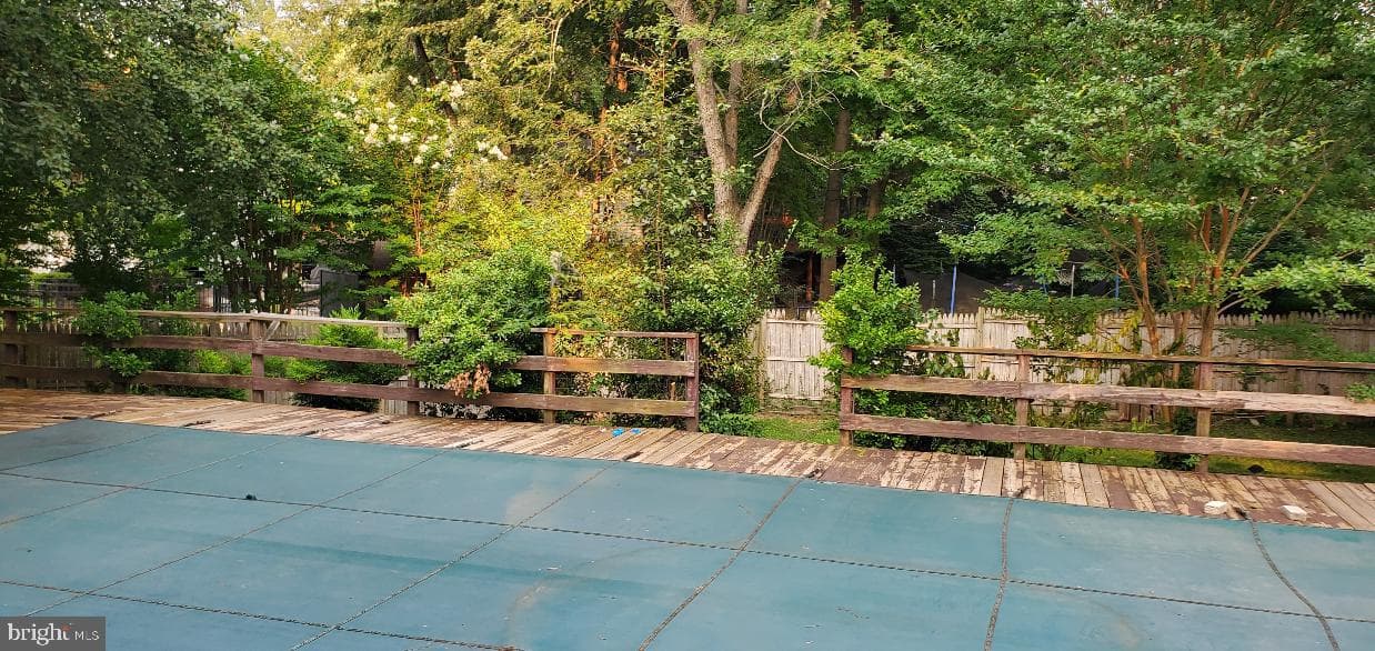 15405 Bounds Avenue photo 8