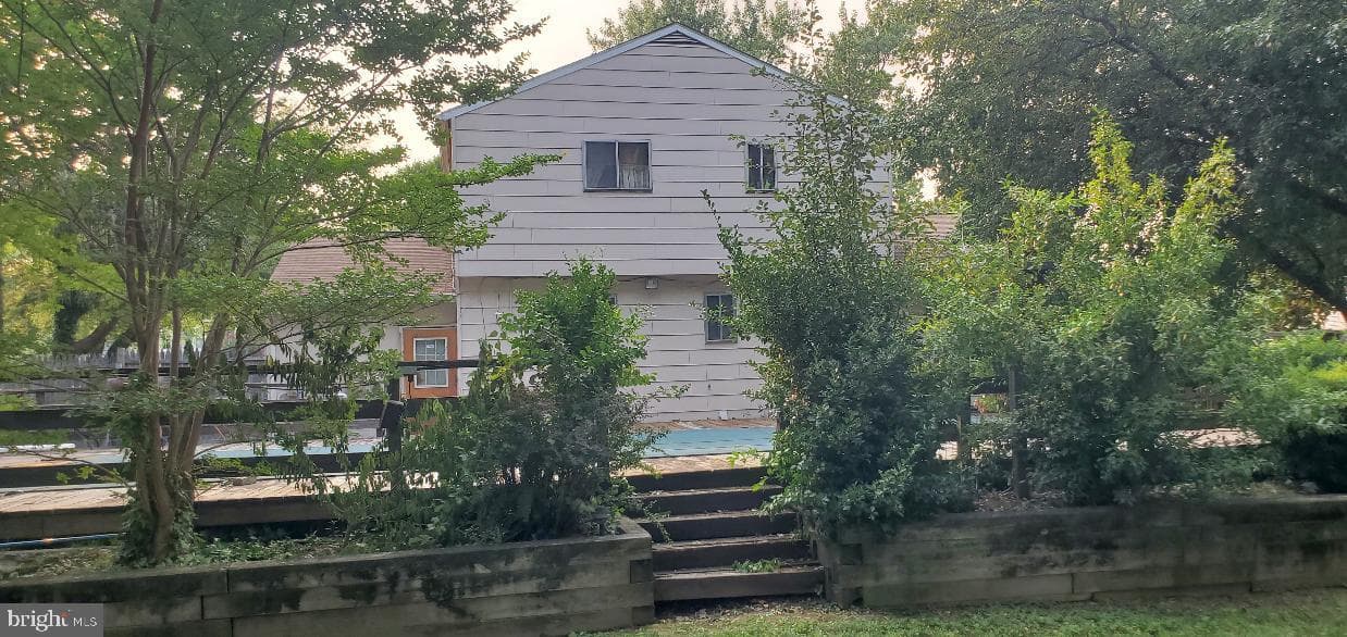 15405 Bounds Avenue photo 9