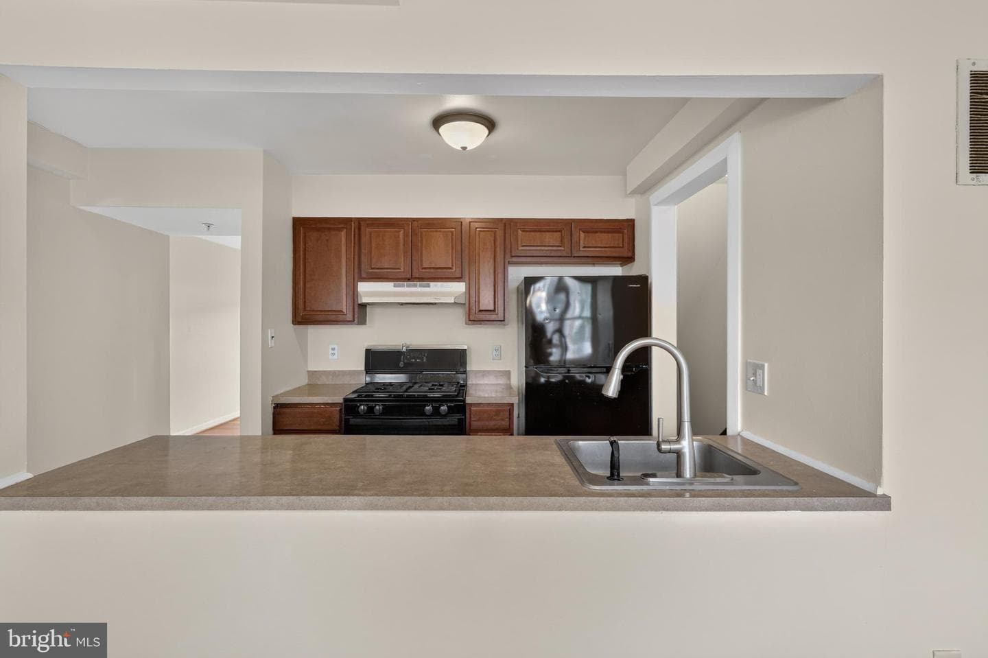 2931 Sunset Lane photo 6
