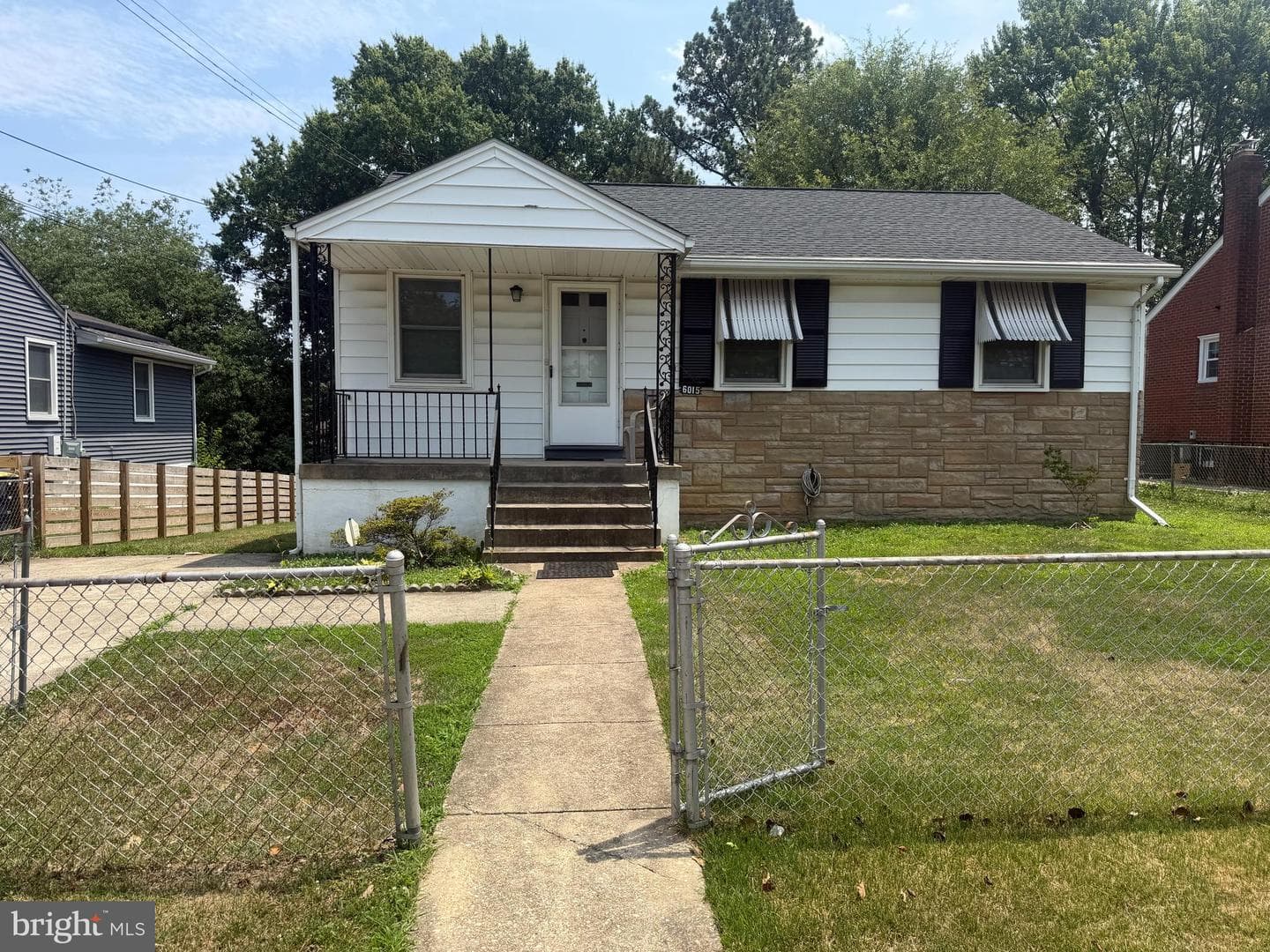 6015 Jamestown Road photo 1