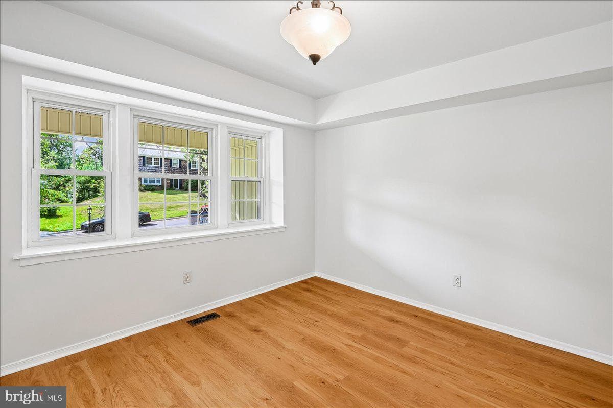 12218 Valerie Lane photo 11