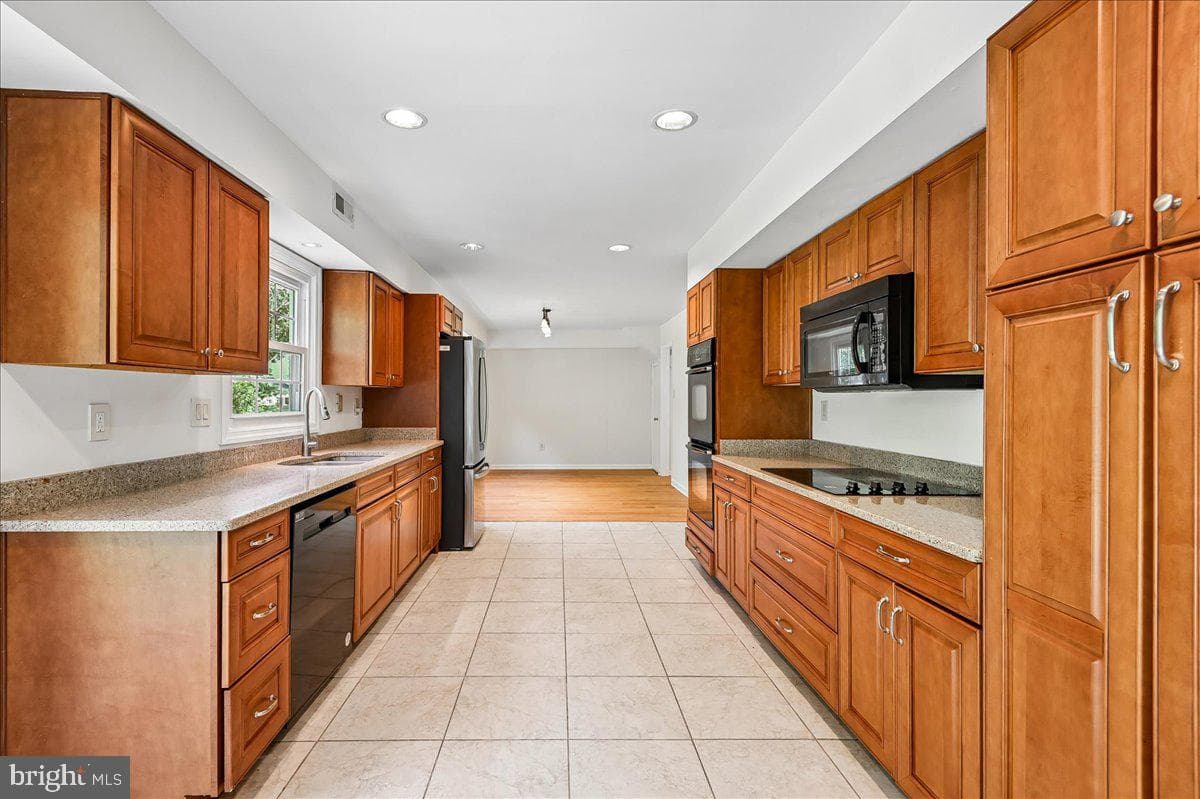 12218 Valerie Lane photo 13