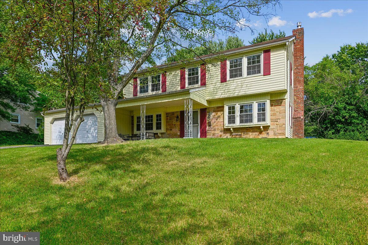 12218 Valerie Lane photo 2