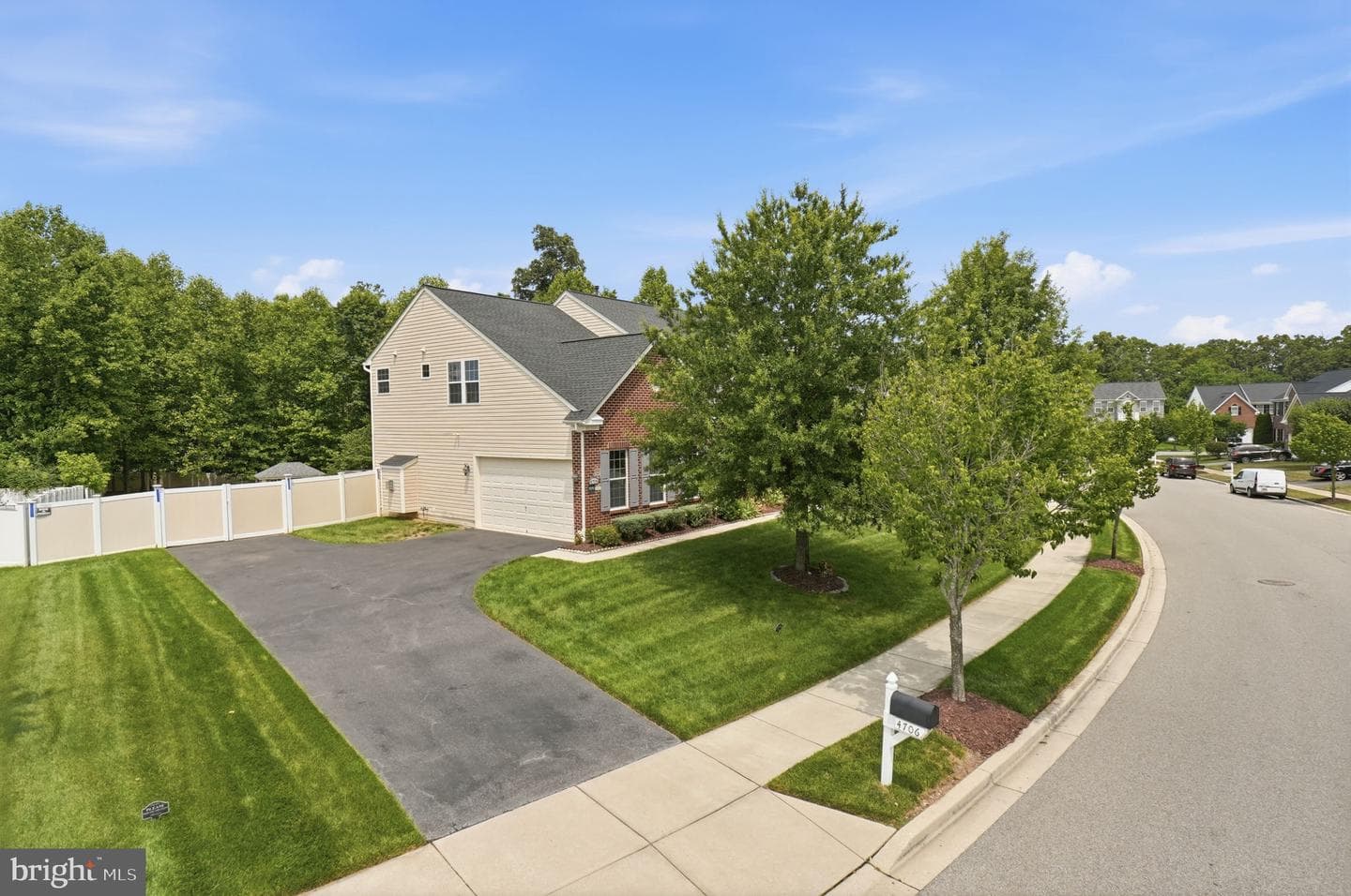 4706 Sir Woodburn Way photo 5