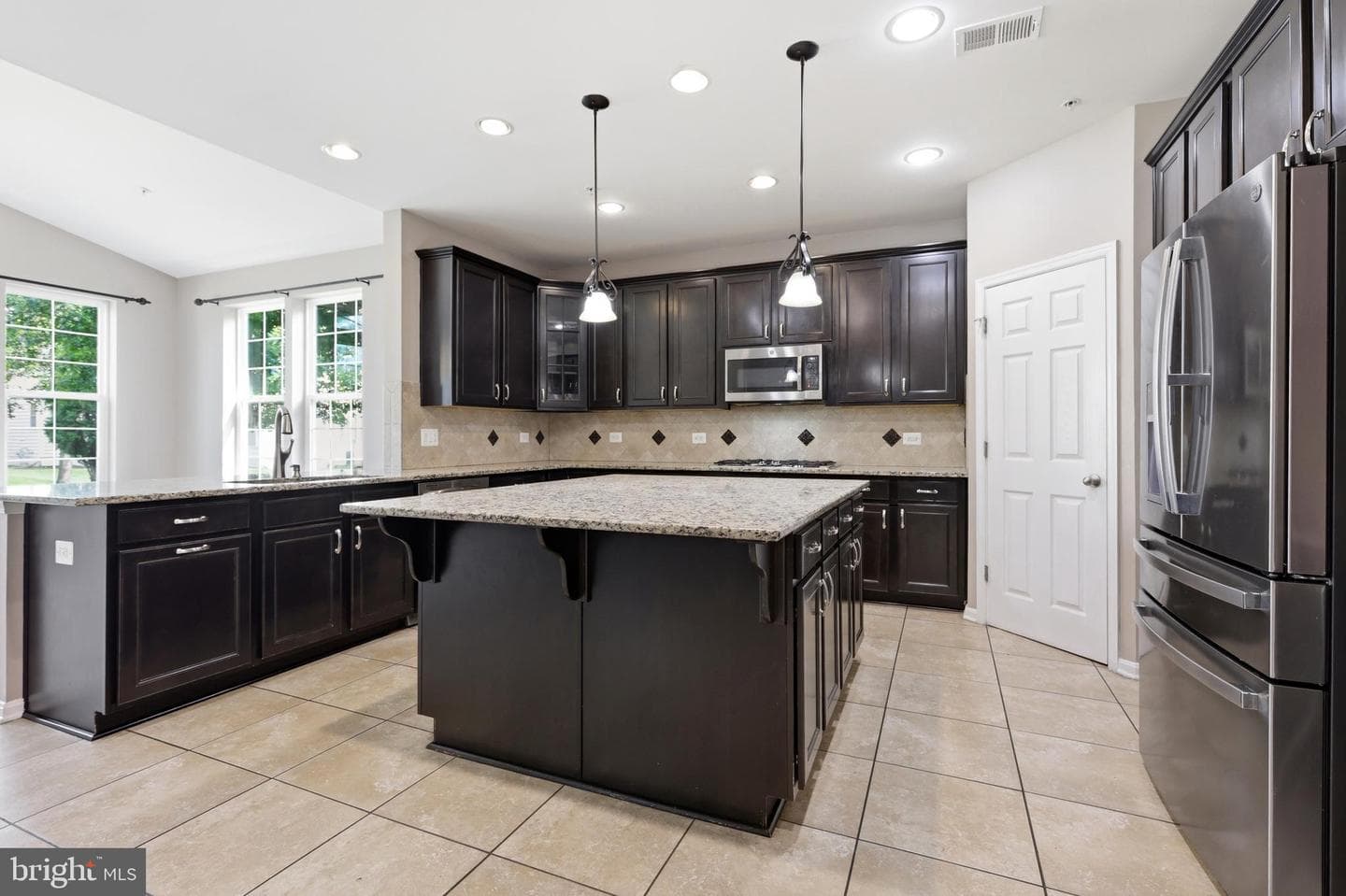 2700 Lake Forest Drive photo 14