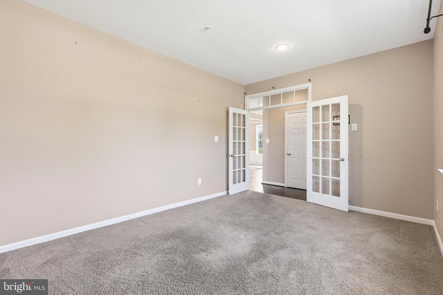 2700 Lake Forest Drive photo 20
