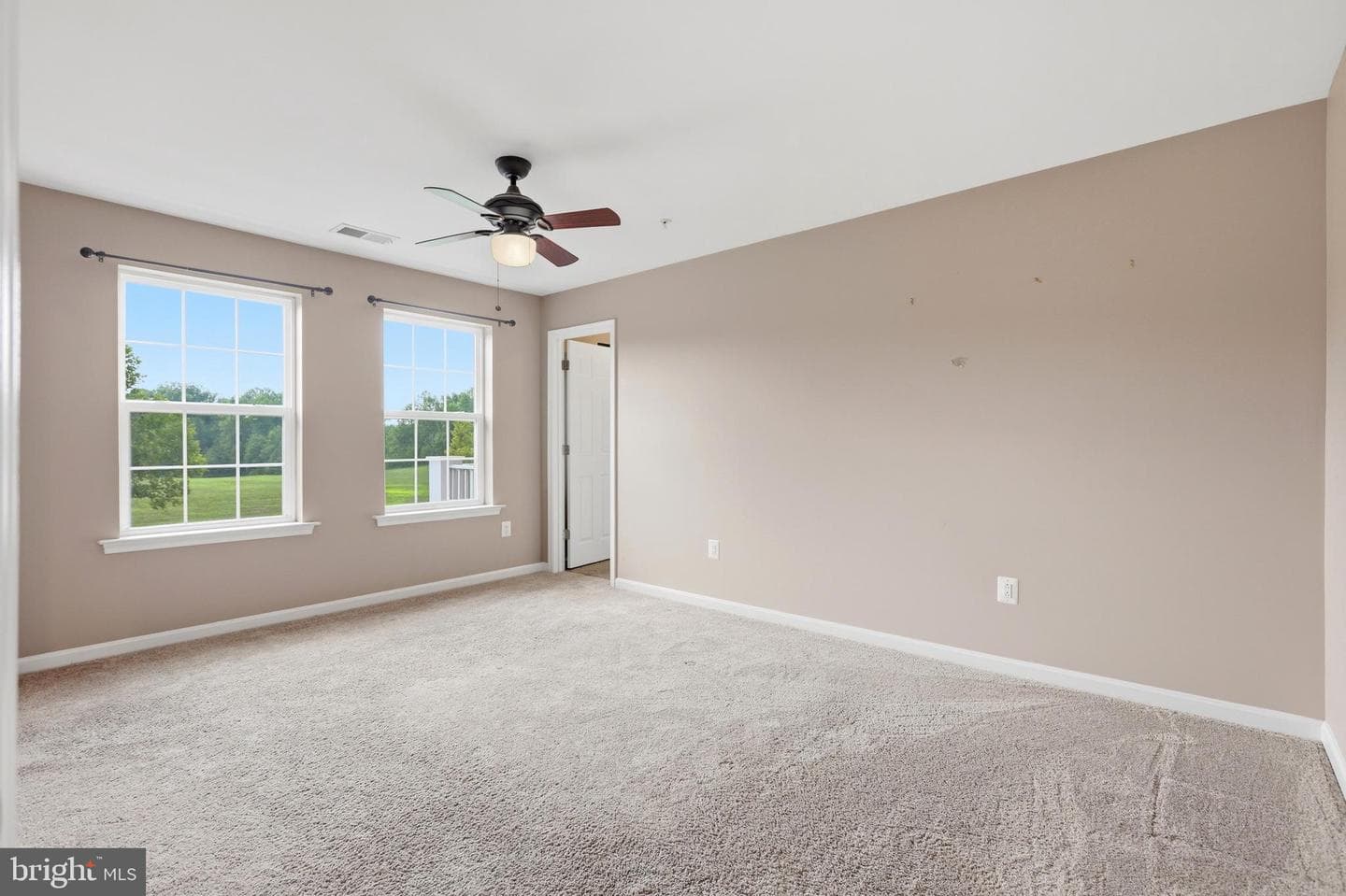 2700 Lake Forest Drive photo 32