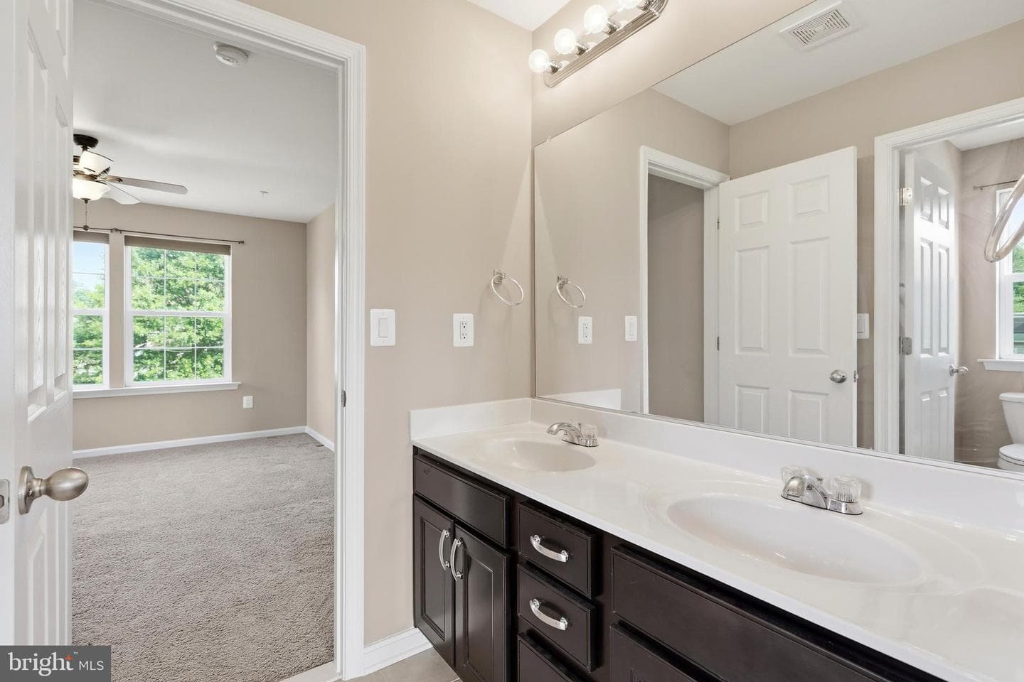 2700 Lake Forest Drive photo 33
