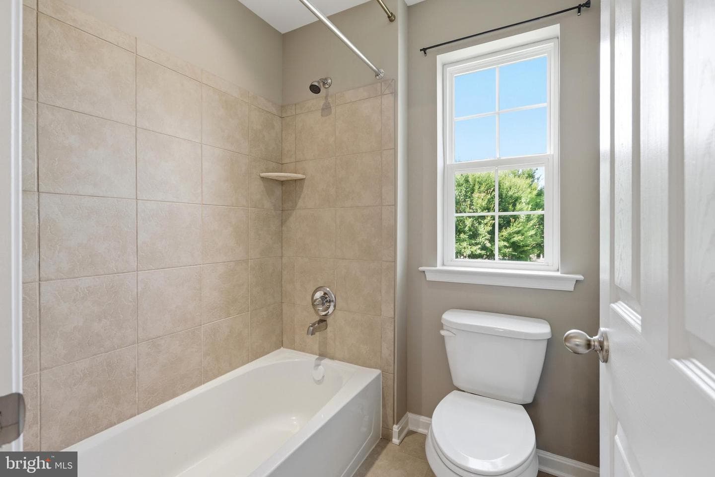 2700 Lake Forest Drive photo 34