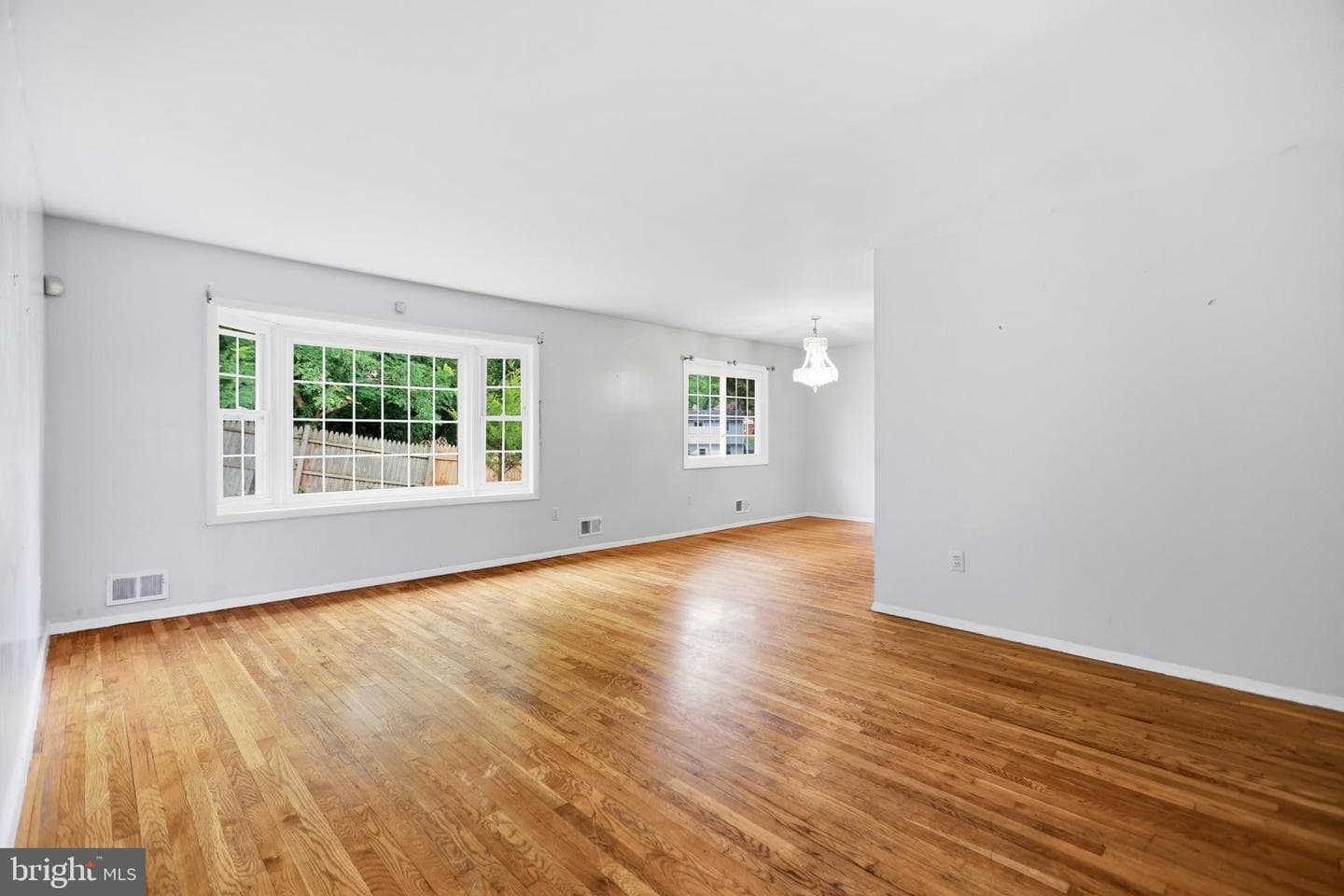 7902 Claudia Drive photo 5