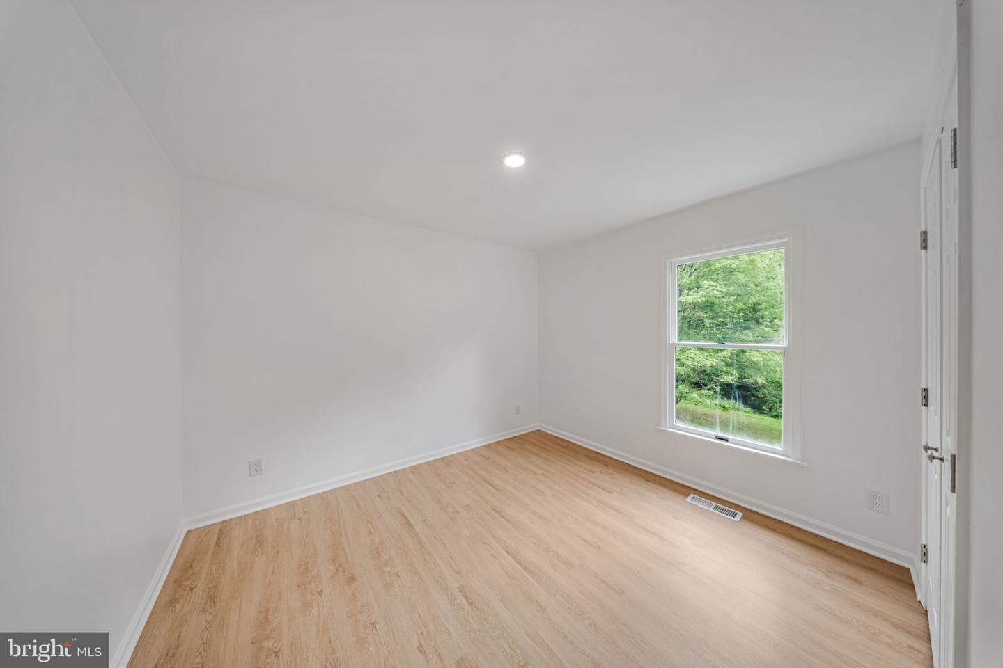 2406 Timbercrest Drive photo 15