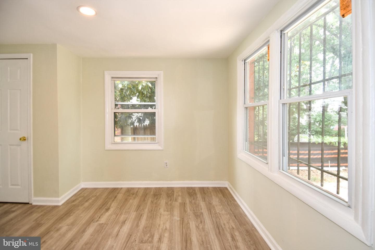 7768 Burnside Road photo 11