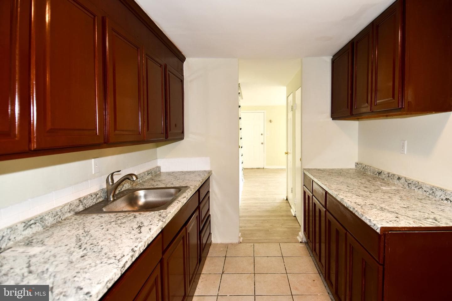 7768 Burnside Road photo 6