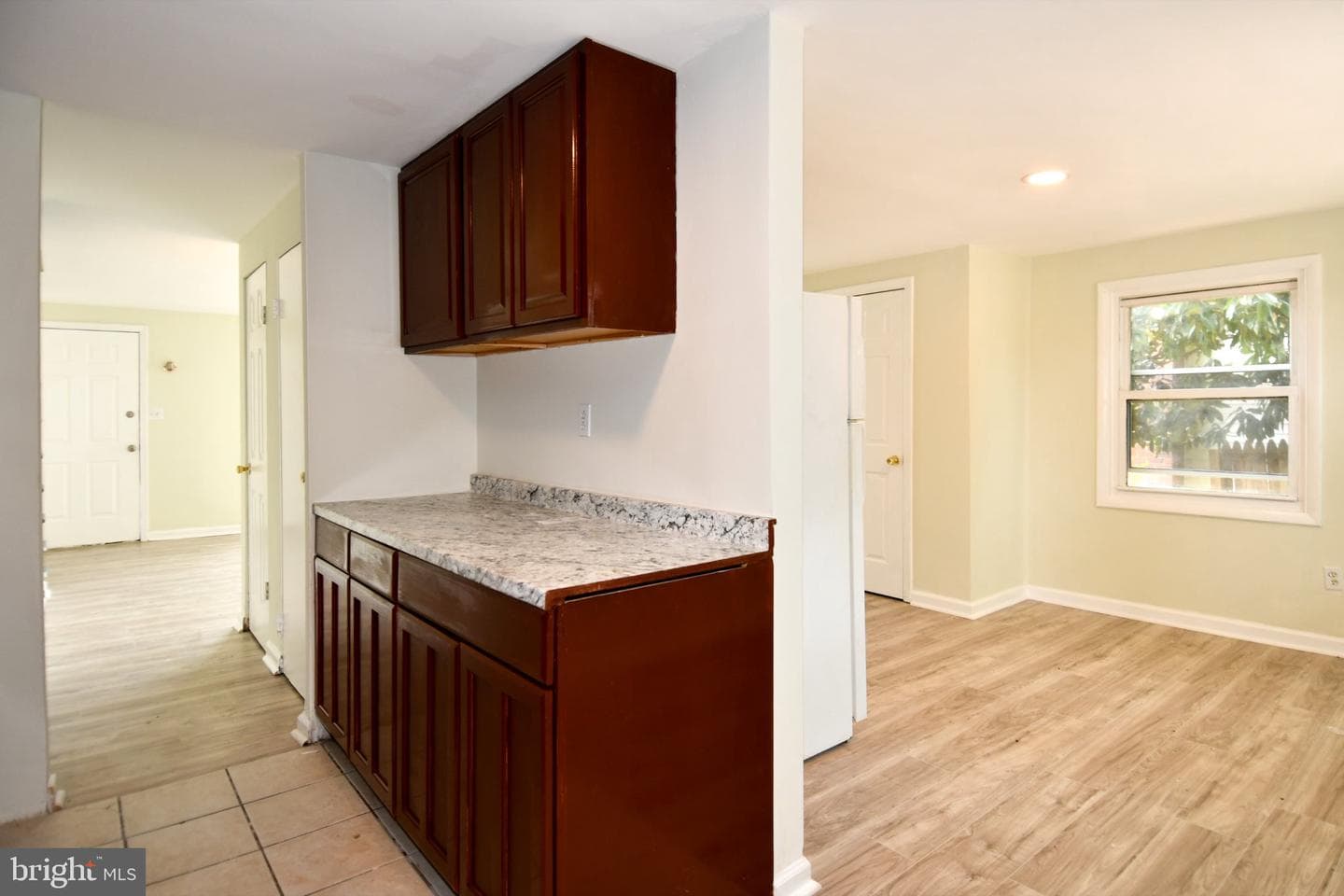 7768 Burnside Road photo 9