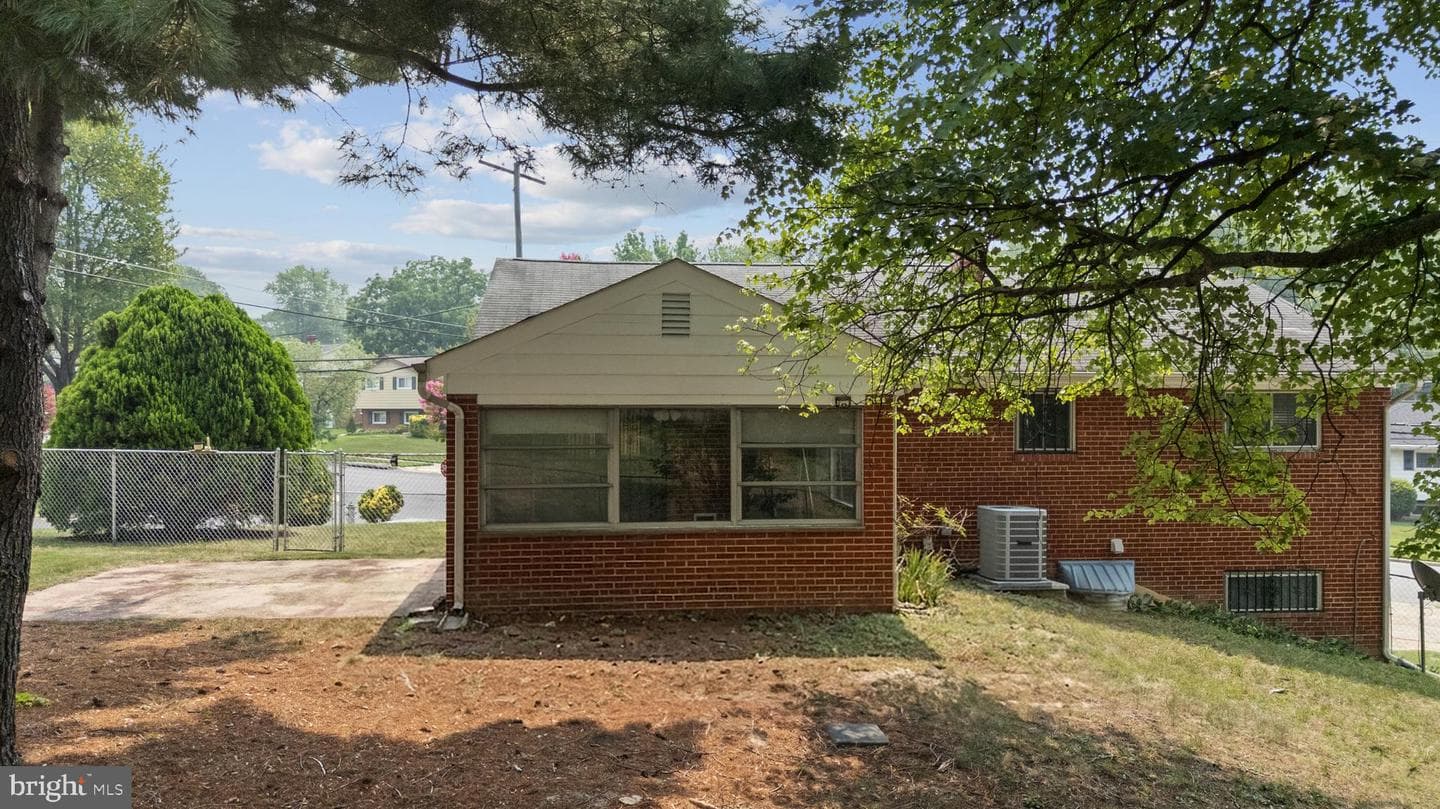 7308 Kipling Parkway photo 35