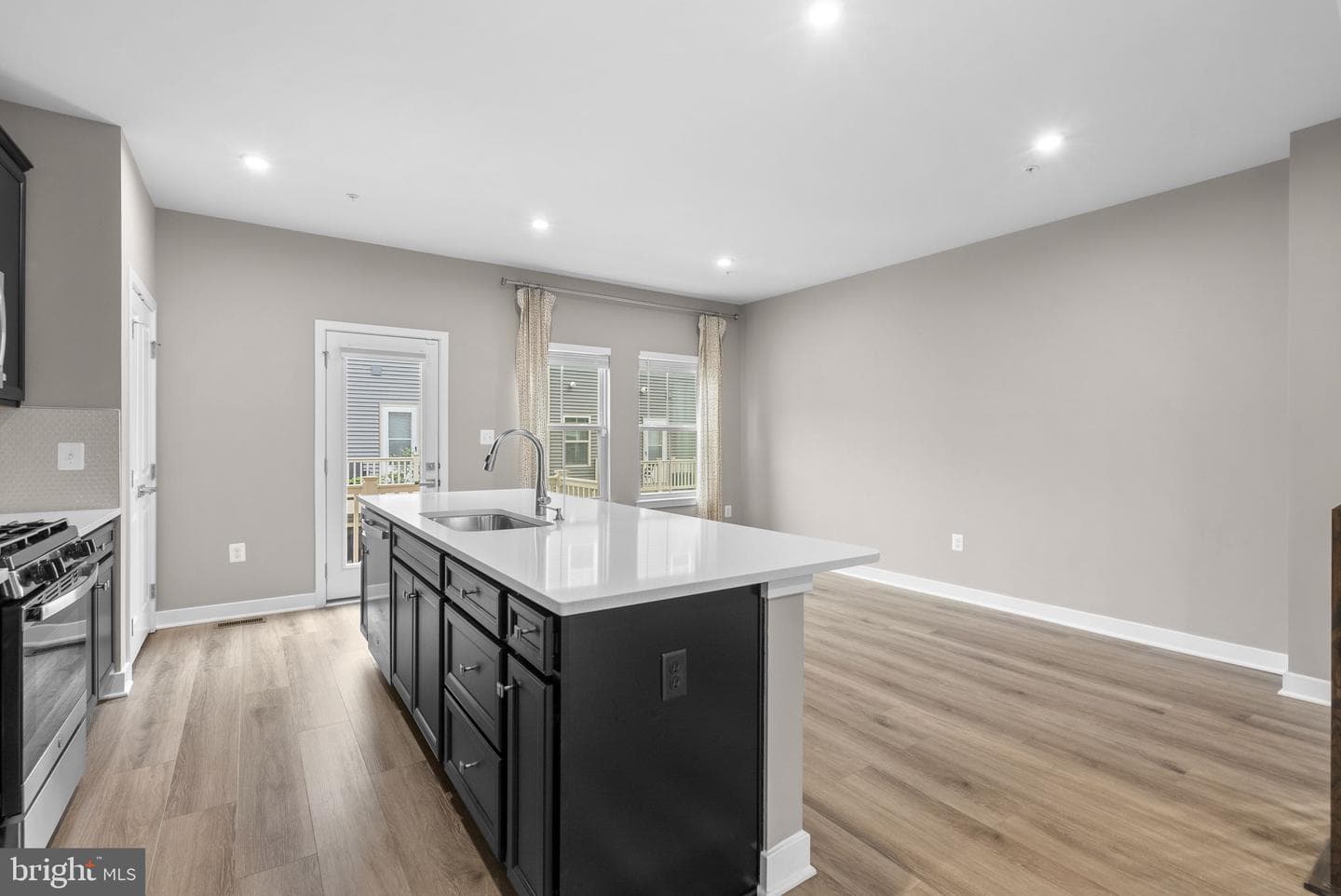 6100 Northwest Drive photo 10