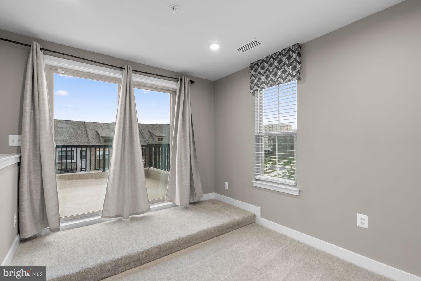 6100 Northwest Drive photo 27