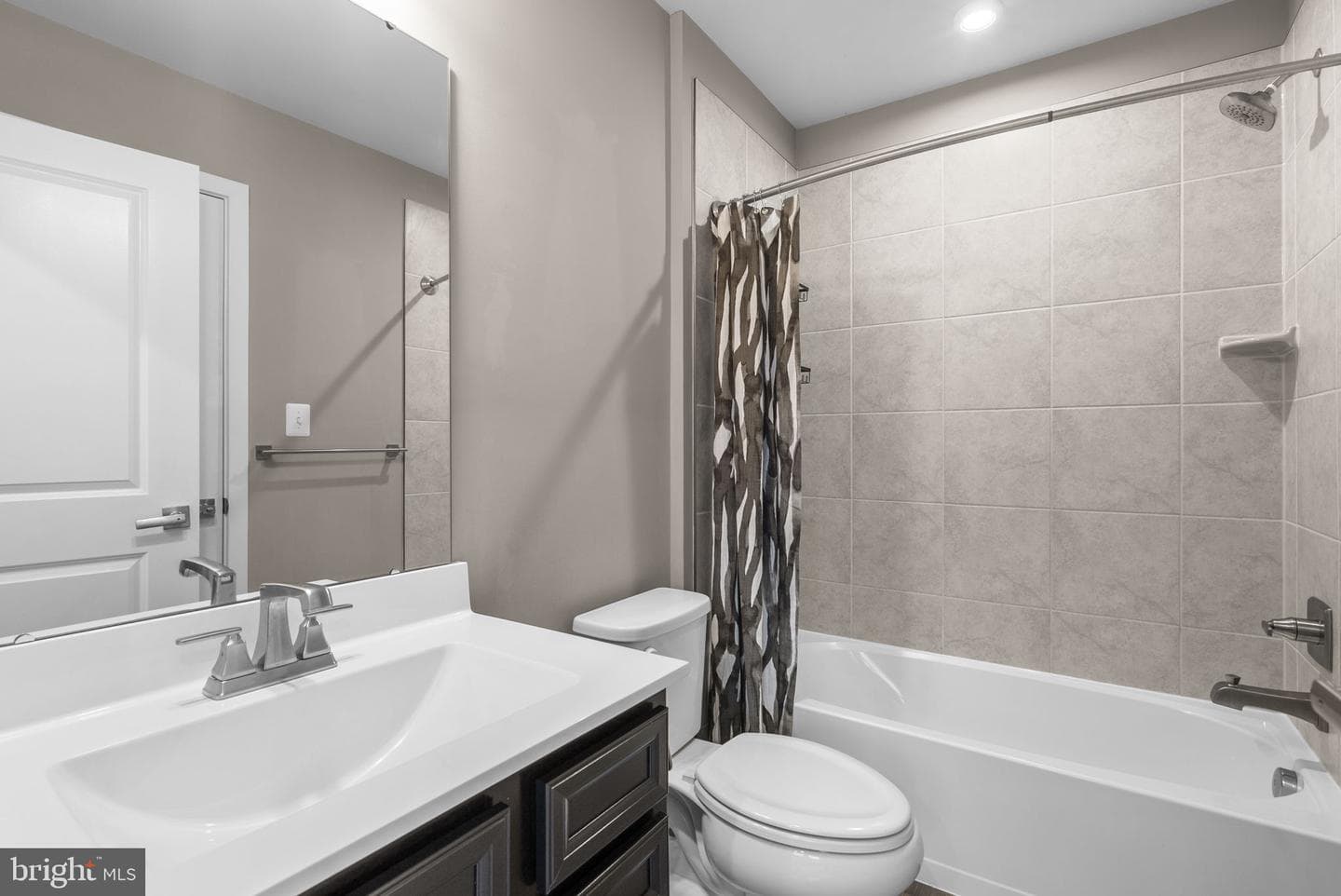 6100 Northwest Drive photo 32